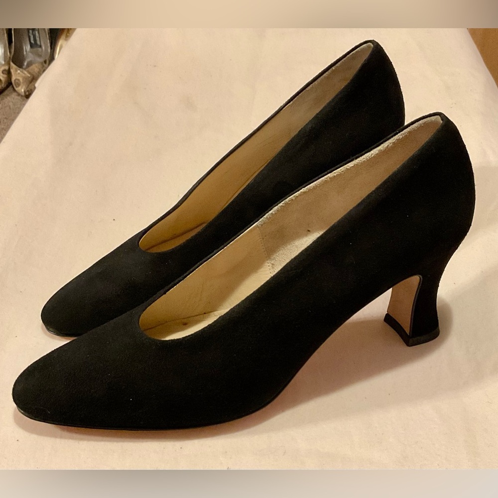 Claudia Ciuti Vintage Classic Black Suede Heels